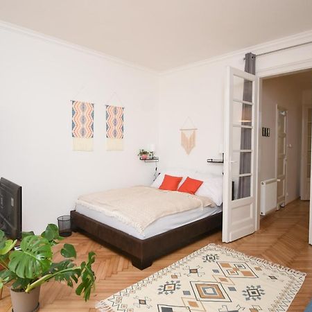 Castle Nest Apartment Budapest Esterno foto