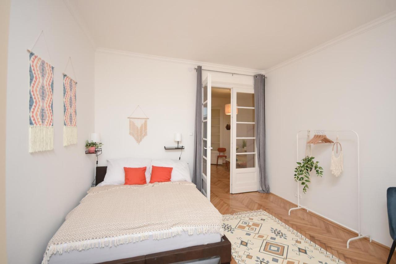 Castle Nest Apartment Budapest Esterno foto